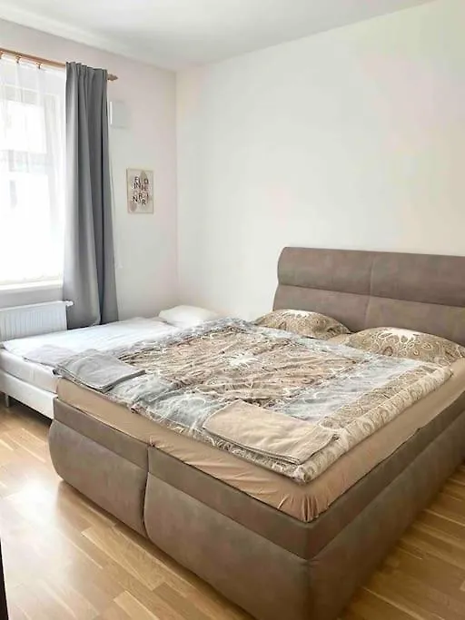 Spacious 2Br Apartment 6Min From Prague Castle!